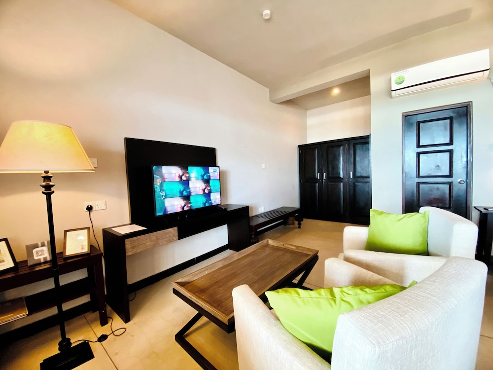 Suite Lanka 30/50