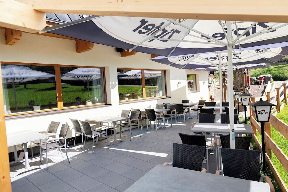 Hotel Schneeberger 65/75