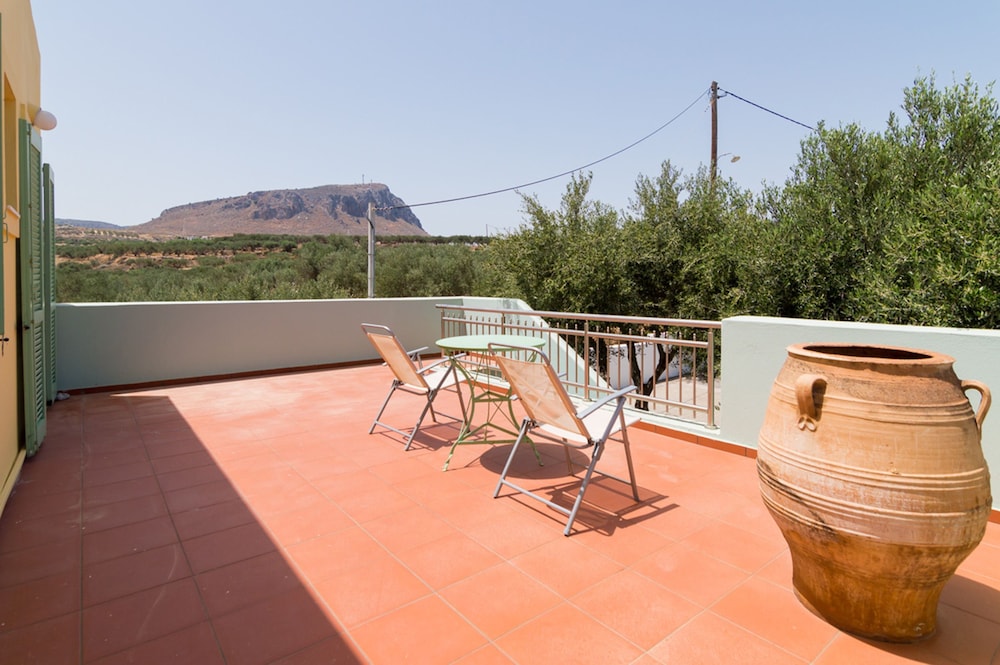 Villa Athena 37/77