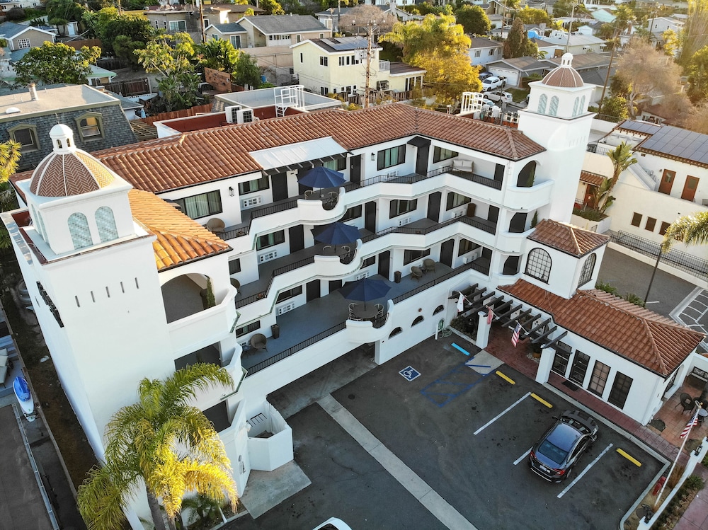 The Surfbreak Hotel 12/63