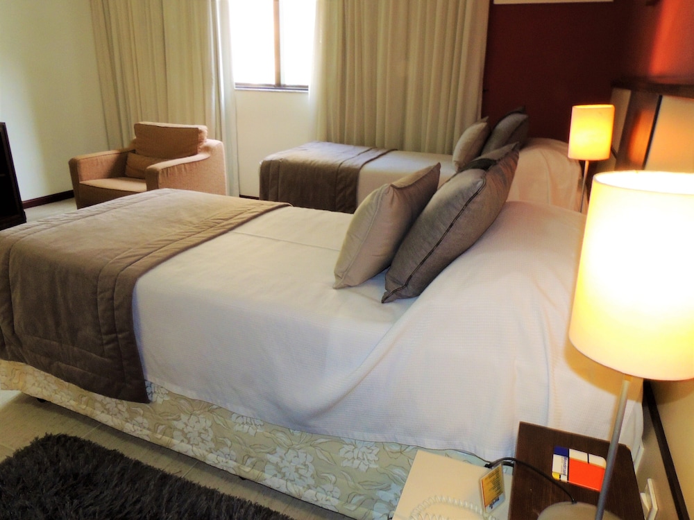 Mondrian Suite Hotel 48/82