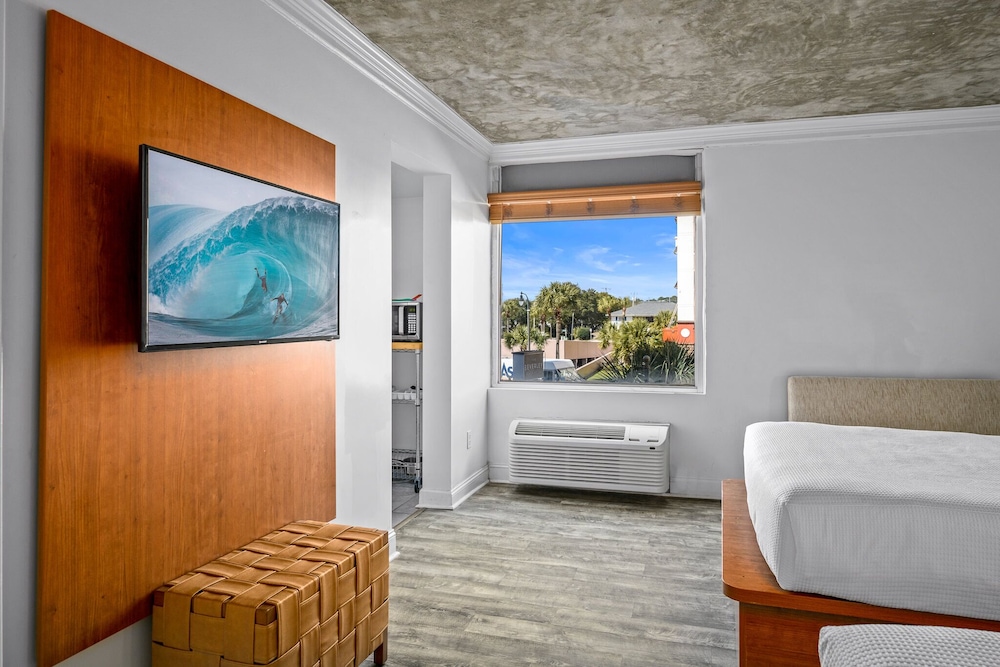 The Waves Hotel at Myrtle Beach 43/60