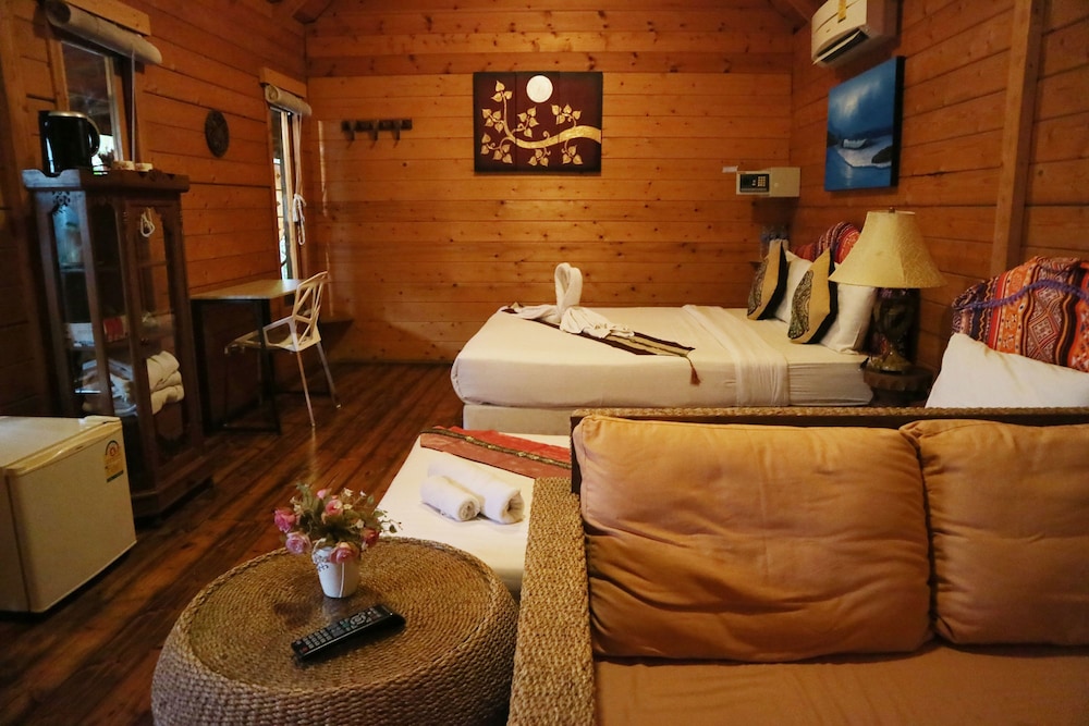 Loghome Boutique 35/71