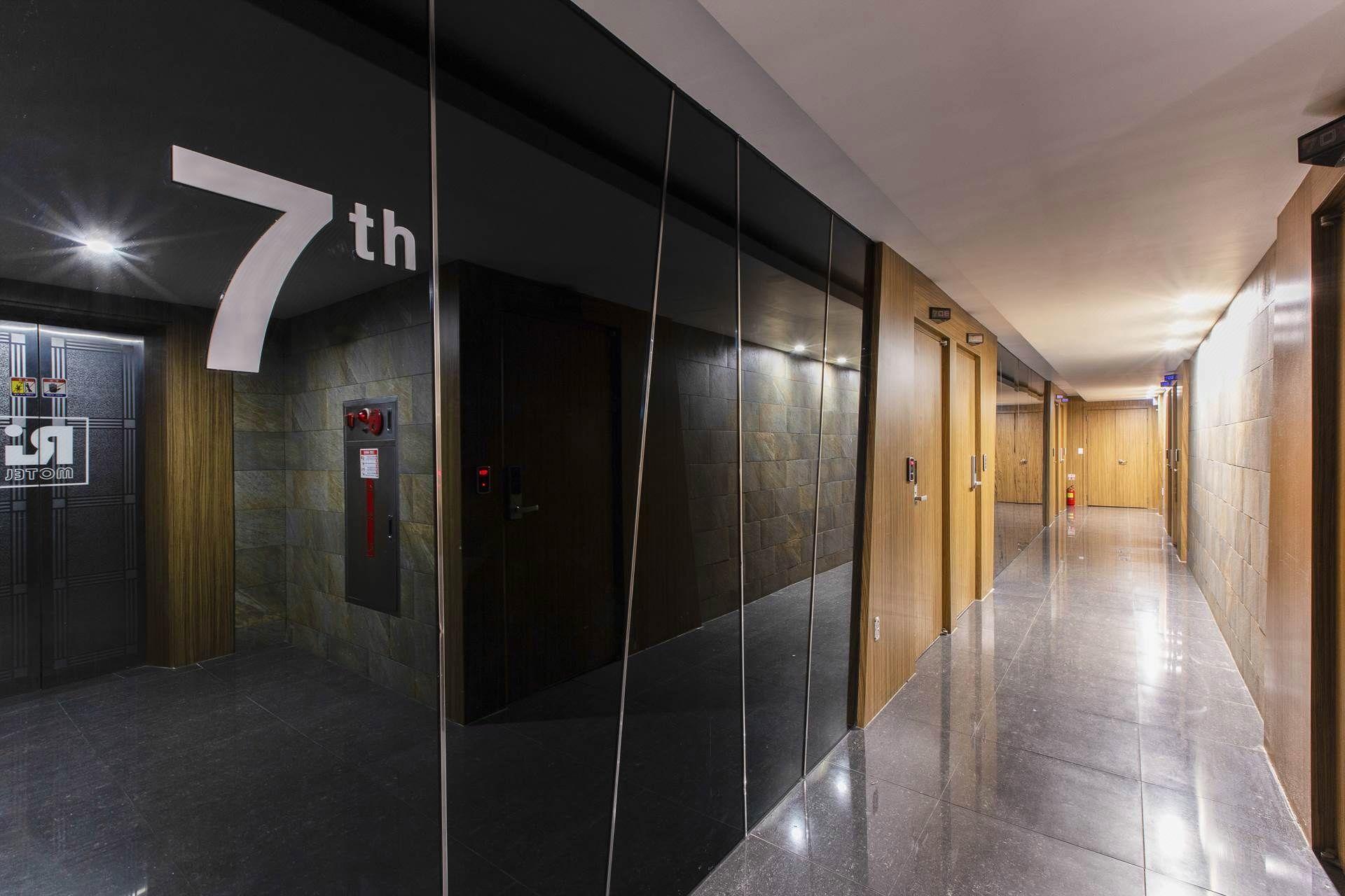 Richi Hotel 11/78