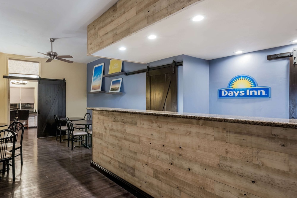 Days Inn & Suites by Wyndham Lodi 6/36