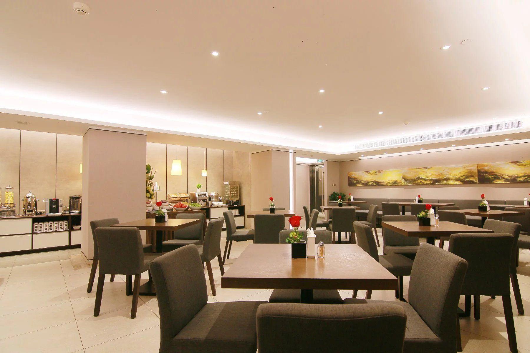 Home Inn Plus (Chongqing Jiefangbei Pedestrian Street) 31/42