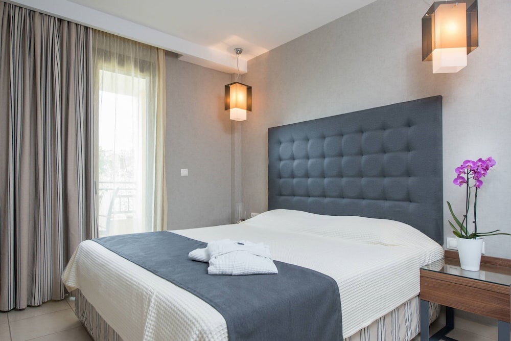 Atrium Hotel Thassos by GHH 10/50