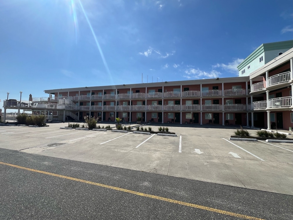 Coliseum Ocean Resort 60/64