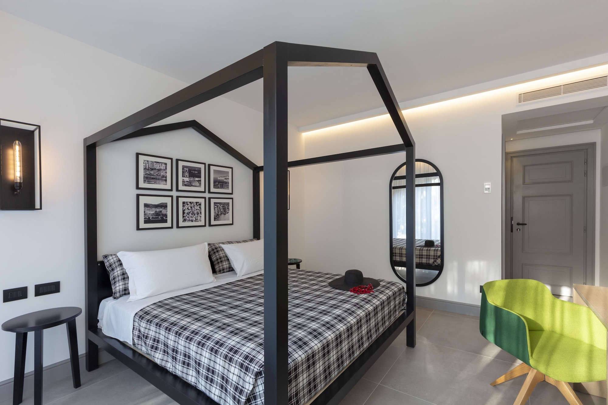 SUPERIOR, KING BED, GARDEN VIEW