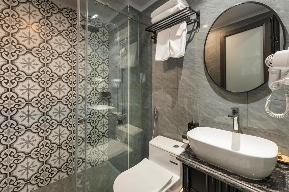 Hanoi Embrace Boutique Hotel 38/39