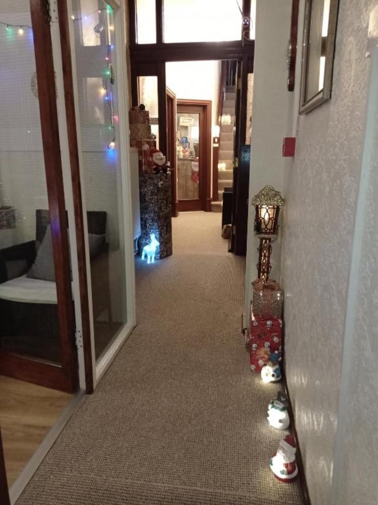 OYO Lily Hotel Blackpool 12/19