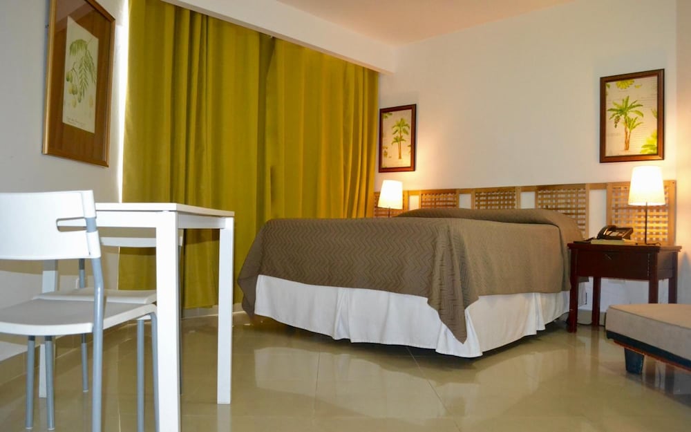 HOTEL PLAZA DEL SOL 20/60