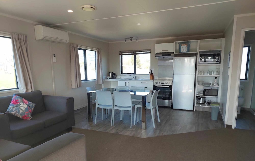 All Seasons Holiday Park 24/50