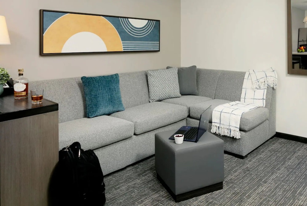 Hyatt House San Juan 47/74