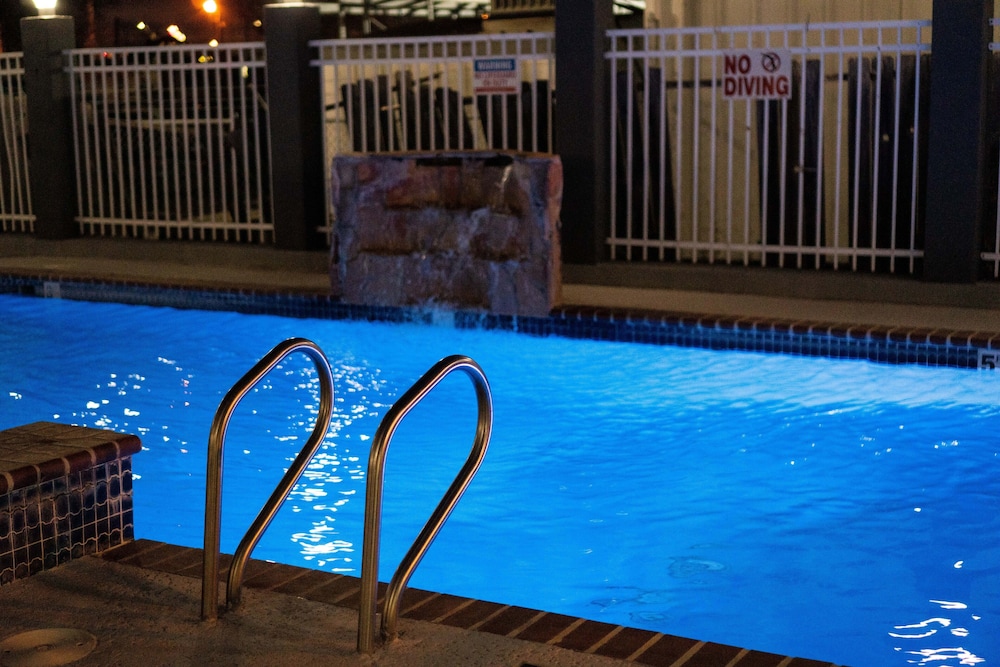 Rodeway Inn & Suites Corpus Christi Northwest 24/42