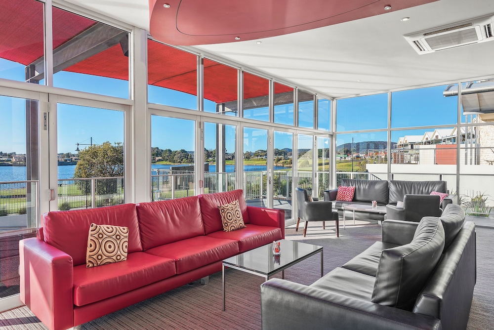 York Cove Hotel 32/59