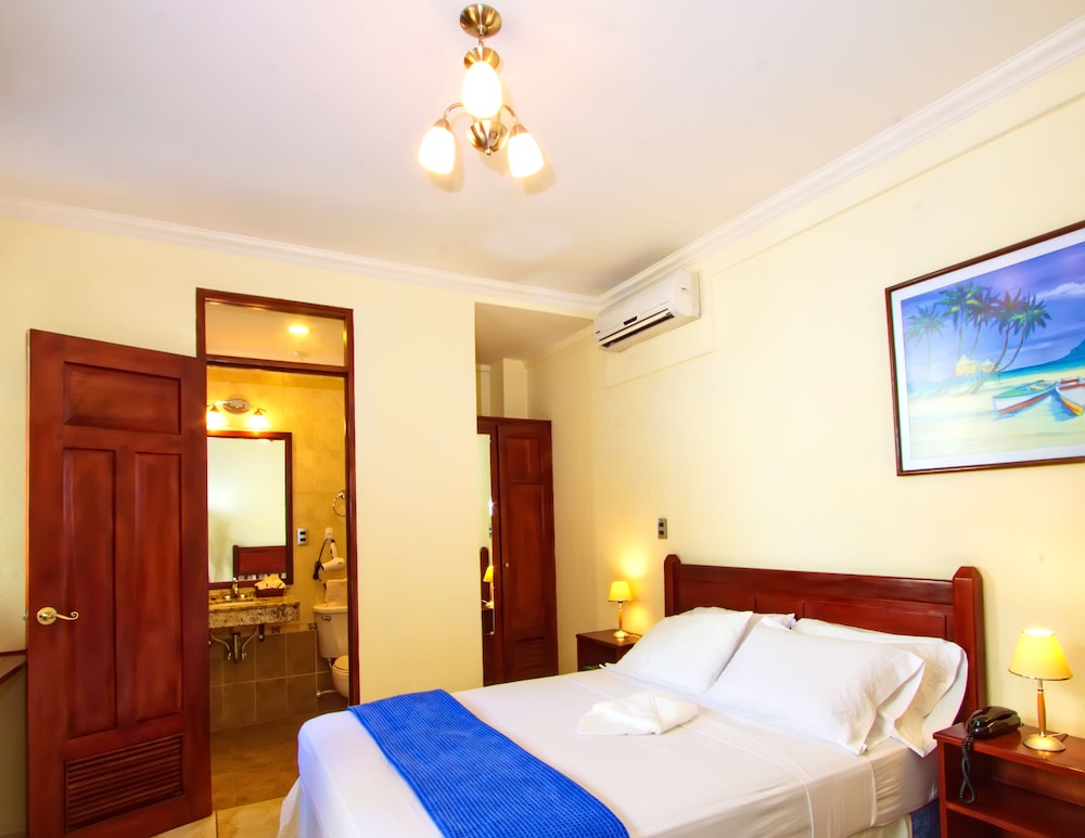 El Almirante Hotel 13/47