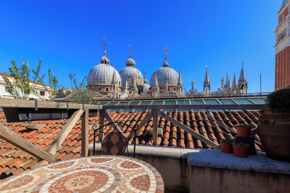 Relais Piazza San Marco 32/39