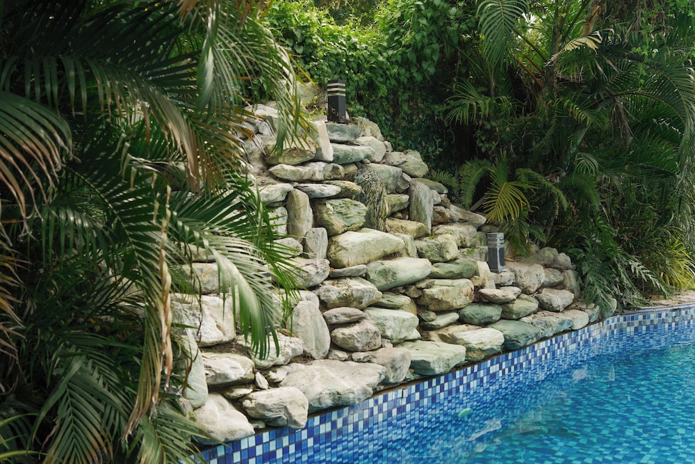 Sunday Hevea Hotel and Resort 48/55