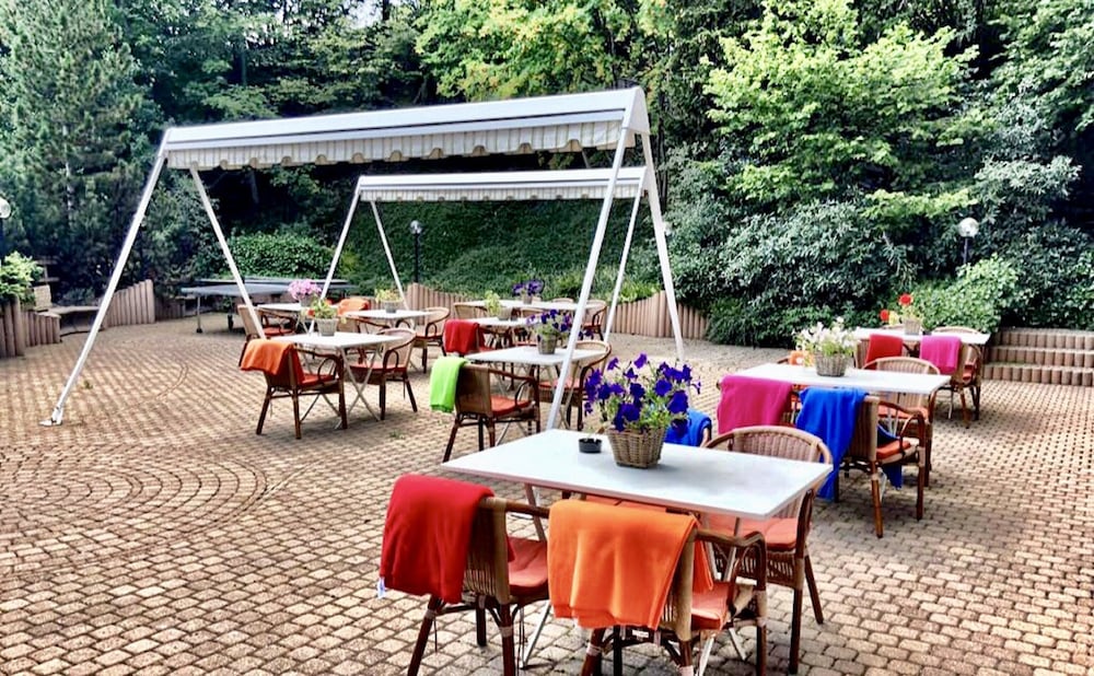 De La Foret Hotel 52/66