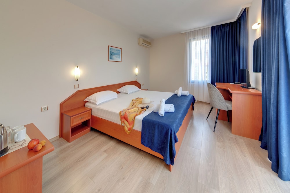 Amon Ra Family Hotel 10/35