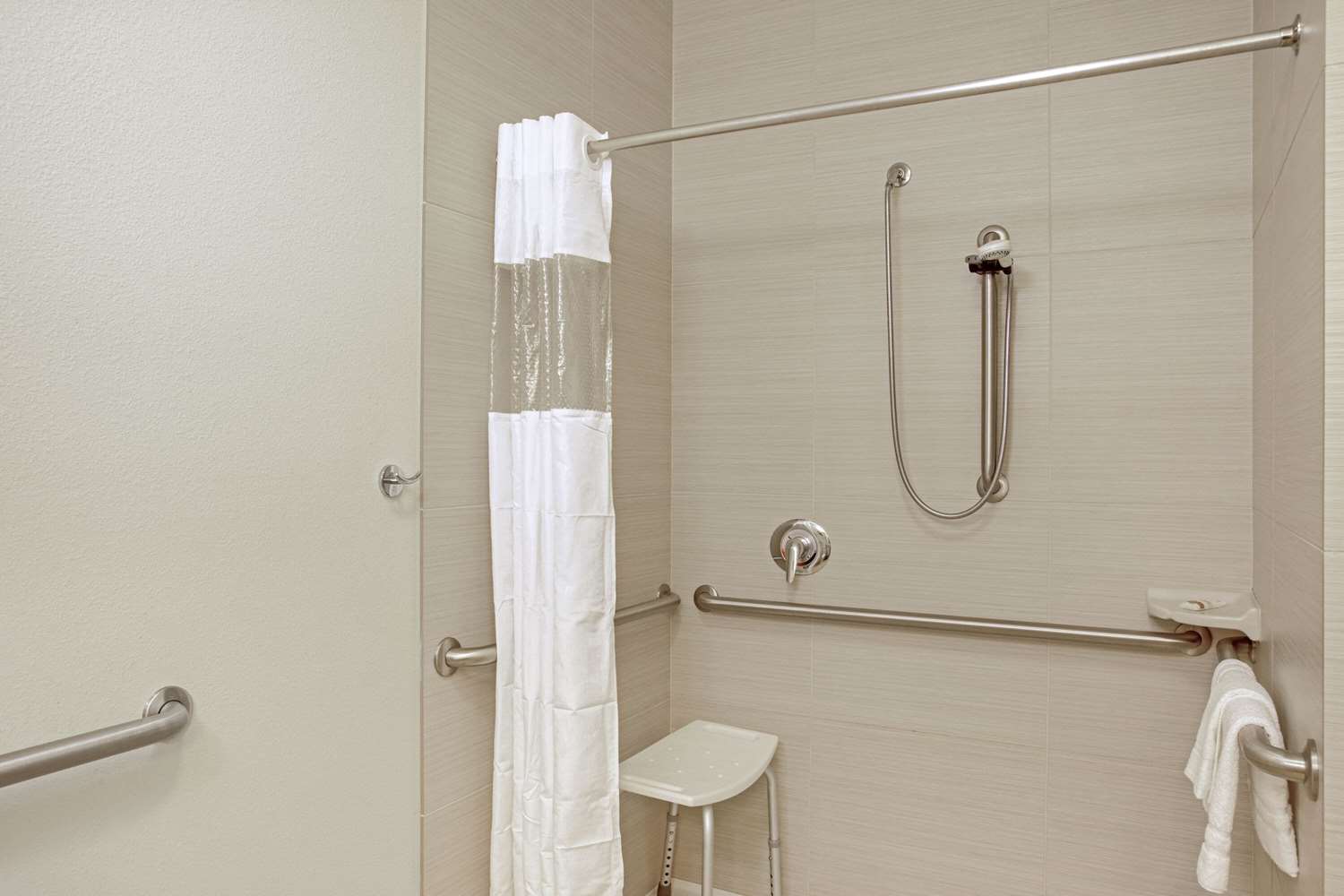 La Quinta Inn & Suites by Wyndham Grand Forks 37/37