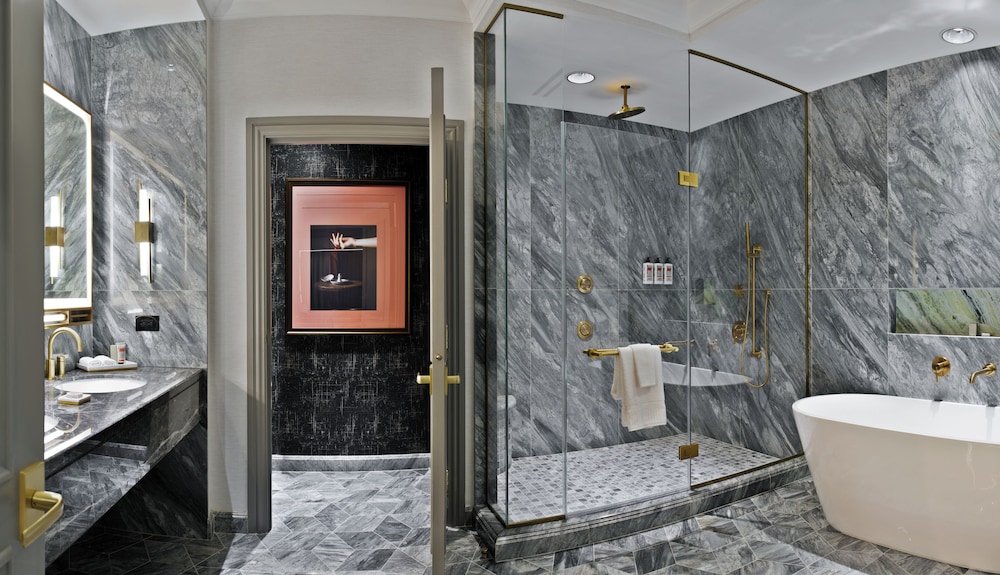 The Venetian Prestige Club Lounge 65/66