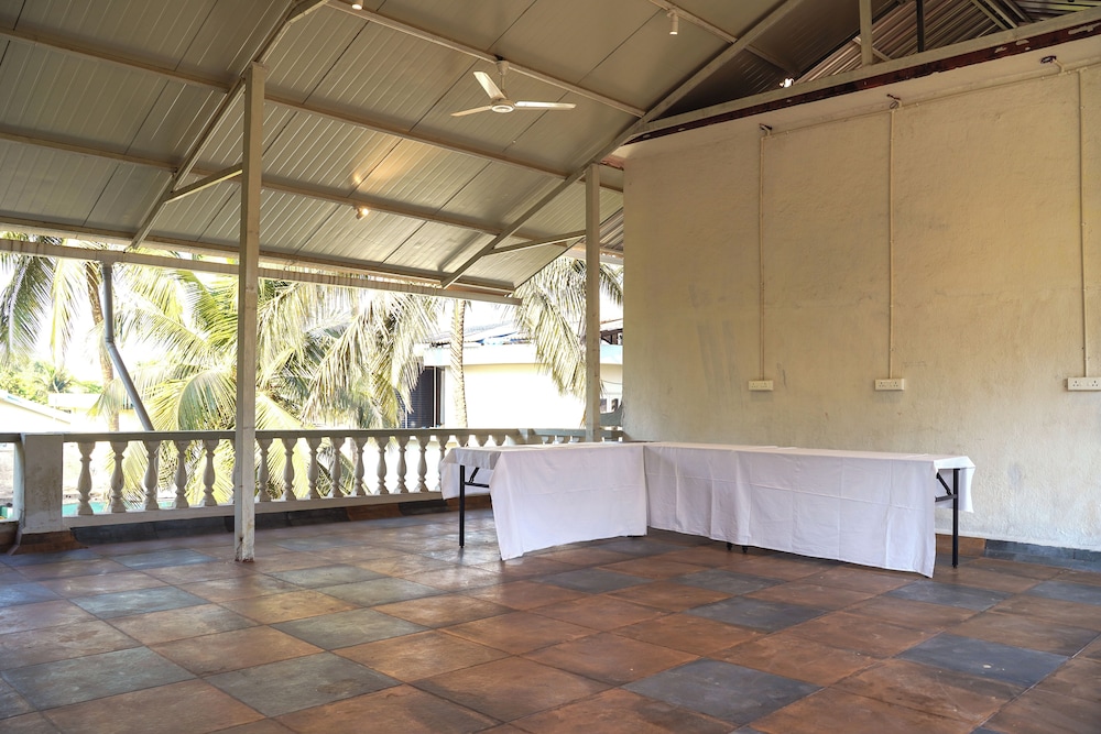 Lobby at Indie Stays Goa, CANDOLIM