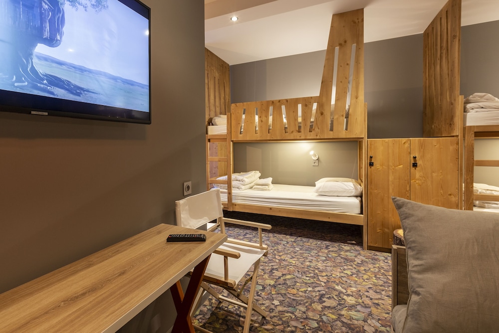 Base Camp Lodge 27/50