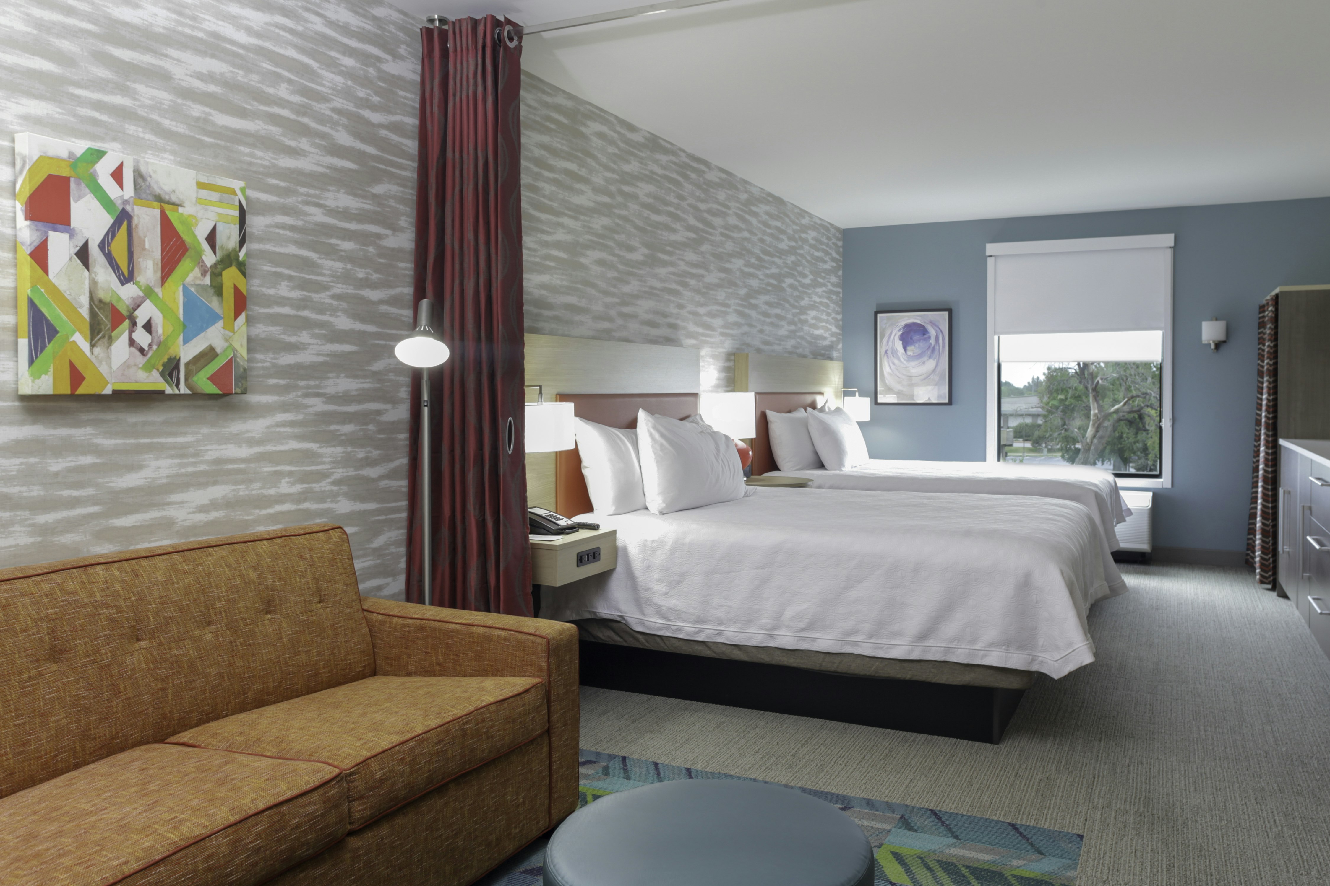 STUDIO, 2 QUEEN BEDS