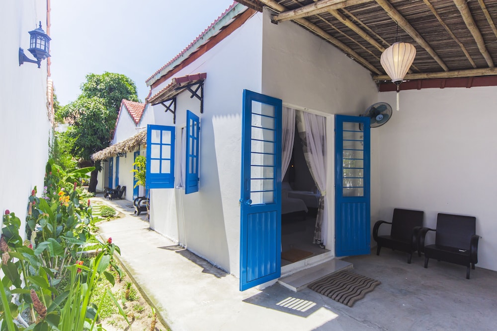 Cashew Tree Bungalow 8/65