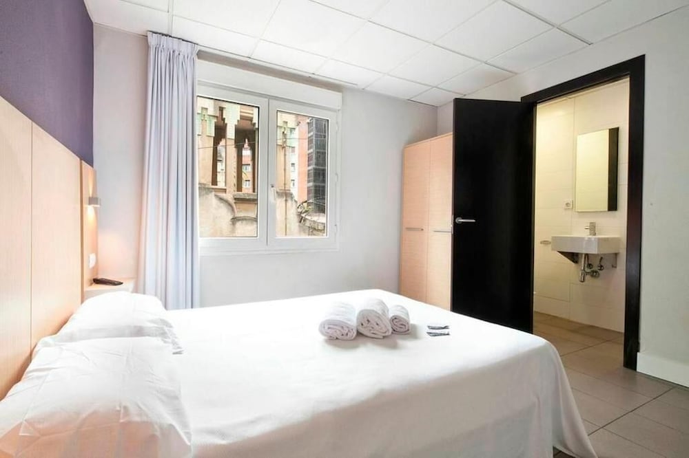 Hostal DingDong Putxet 5/18
