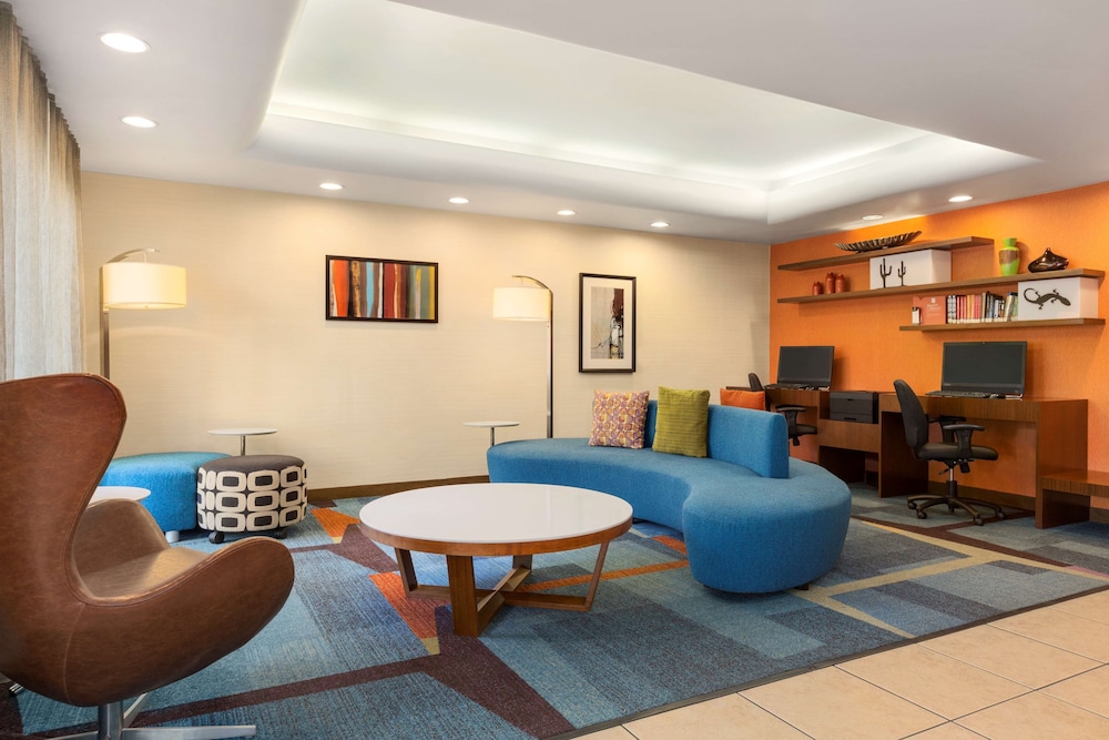 Country Inn & Suites by Radisson, Phoenix Airport, AZ 24/46