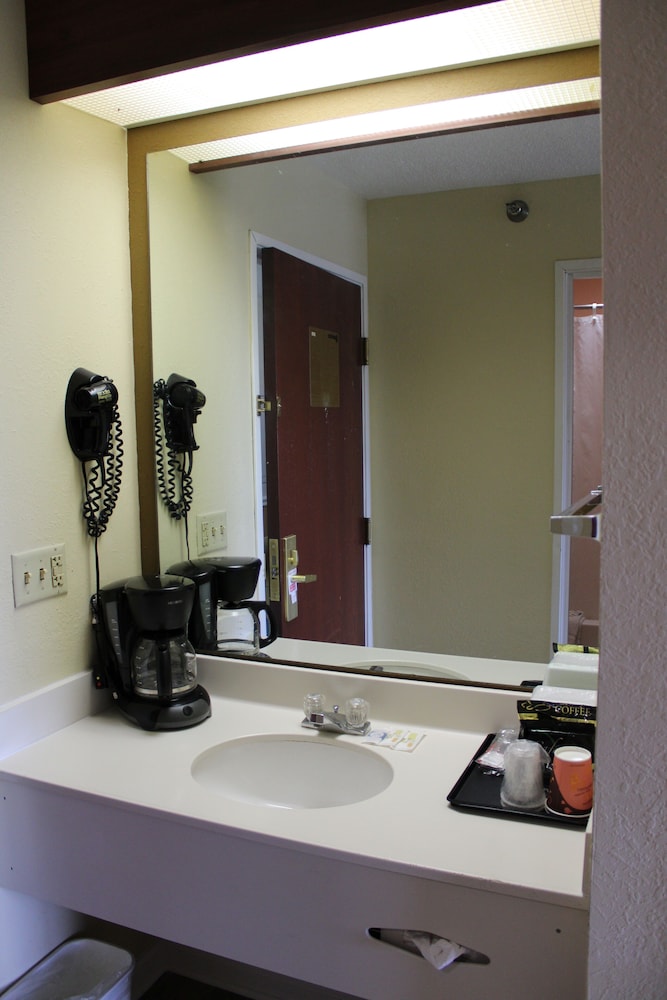 FairBridge Inn Express Mt Vernon 27/27