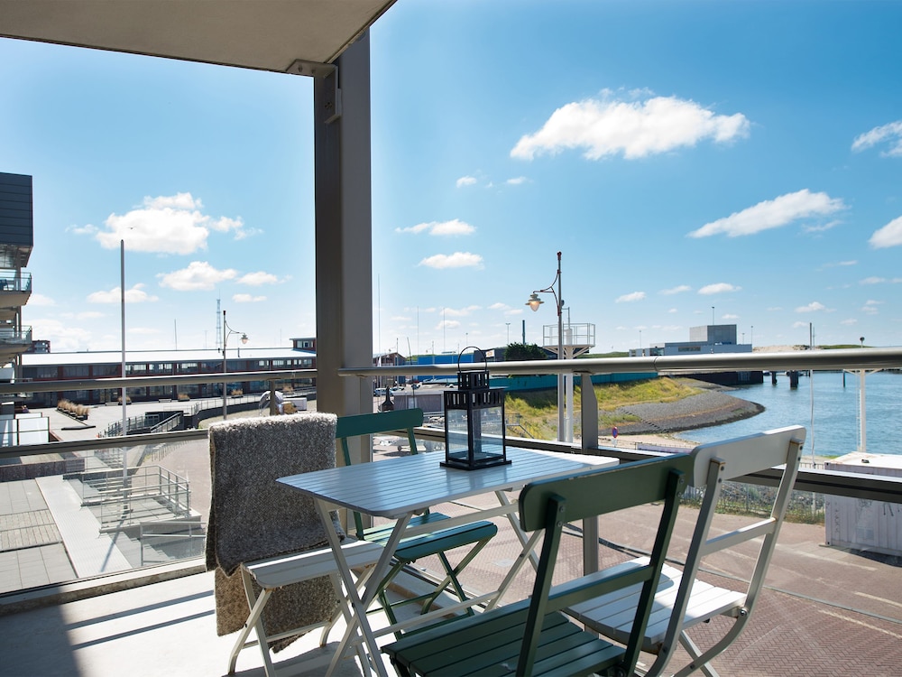 BizStay Harbour Scheveningen Apartments 33/50