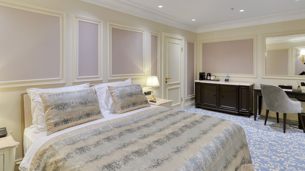 ECONOMY, DOUBLE BED, NO WINDOW
