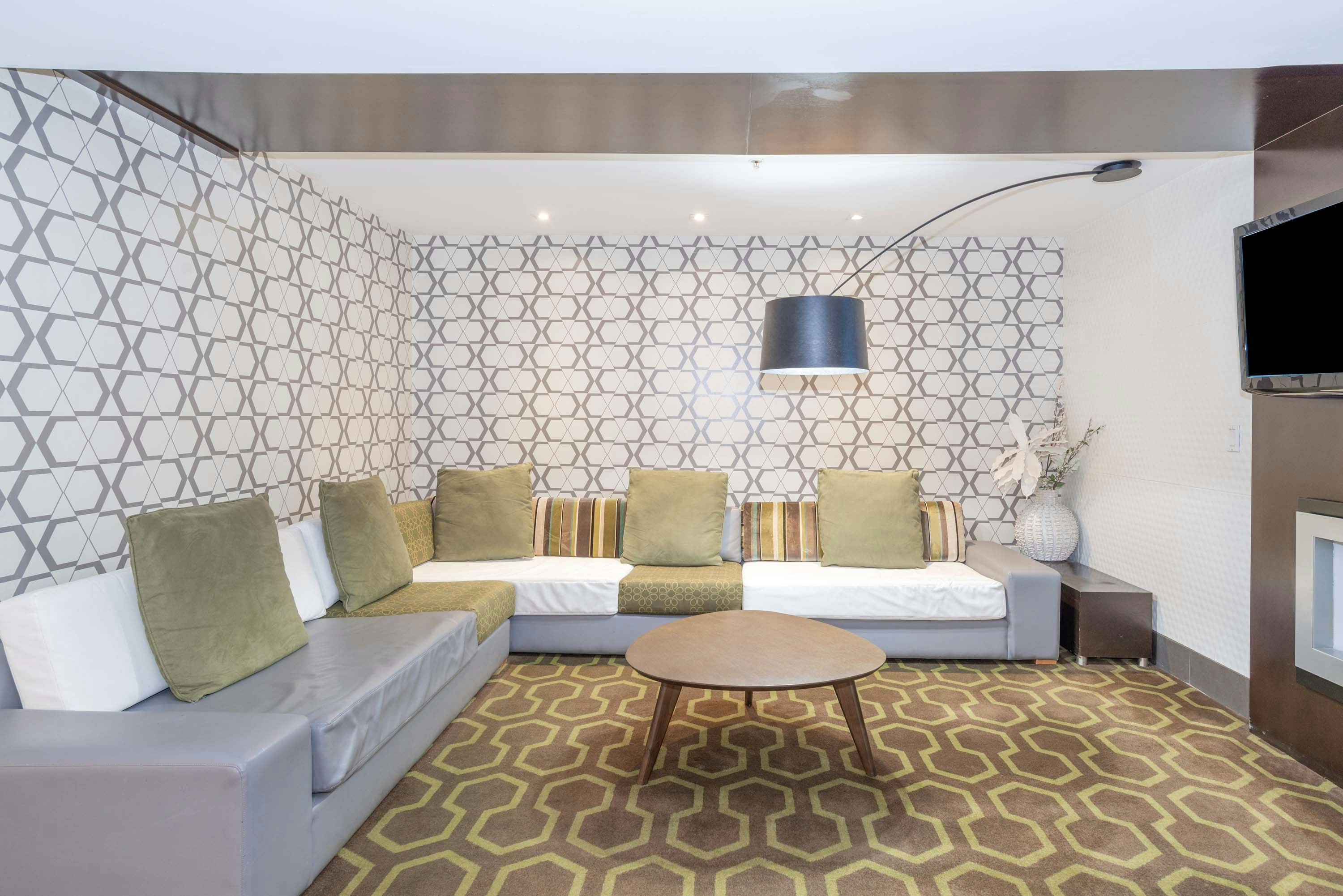 Sandman Hotel & Suites Abbotsford 13/36