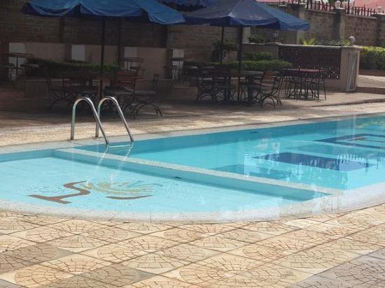 Le Savanna Country Lodge And Hotel 7/11