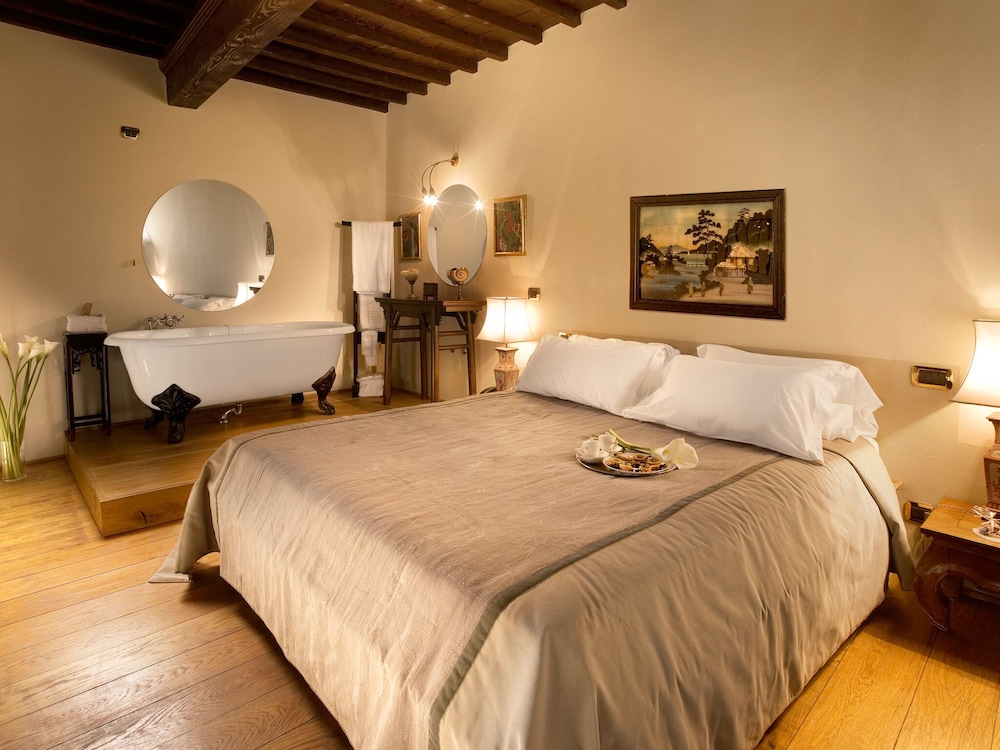 Senior, Suite, Double Bed