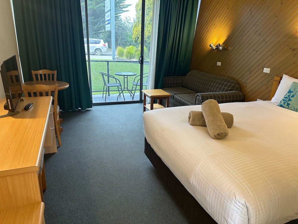 BANJO PATERSON MOTOR INN 11/50