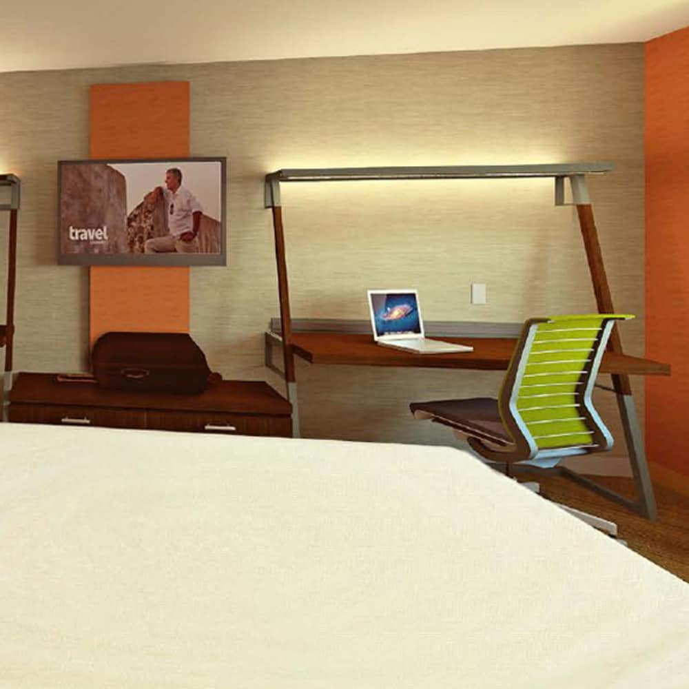 Holiday Inn Express Suites Litchfield West 23/56