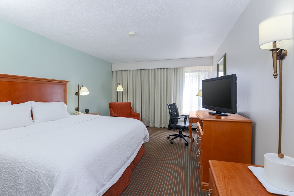 Hampton Inn Memphis-Walnut Grove/Baptist Hospital East 14/41