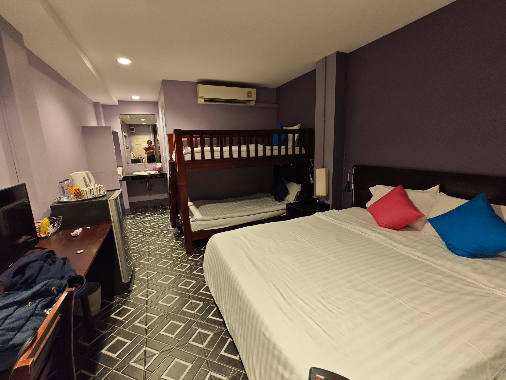Junior Suite, King and Twin Beds