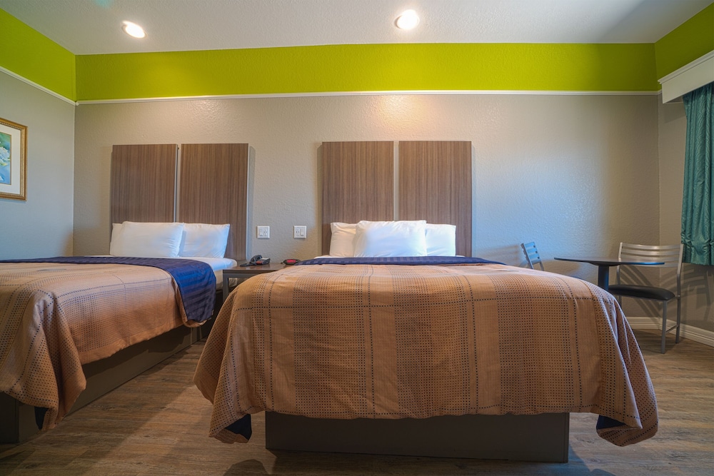 Hotel Bliss Kemah Boardwalk 34/68