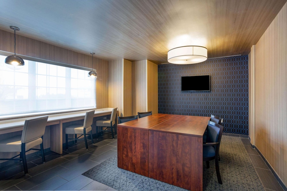 Microtel Inn Suites by Wyndham South Hill 16/19