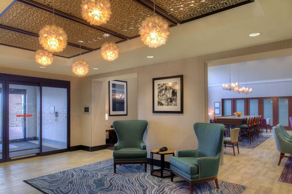 Hampton Inn & Suites Wixom 44/61