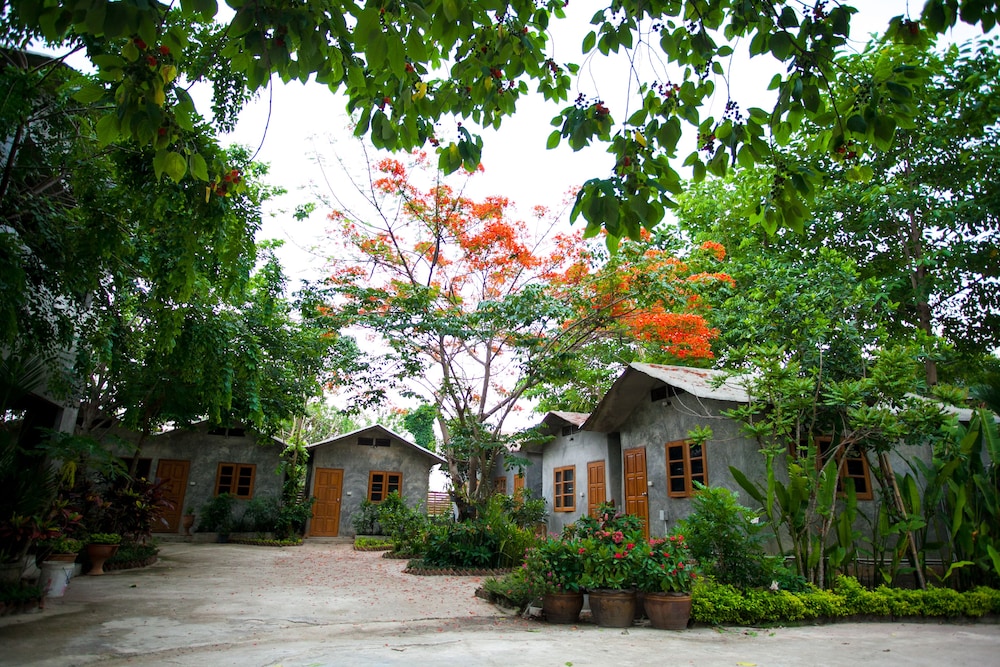 Afterglow Hostel 49/50