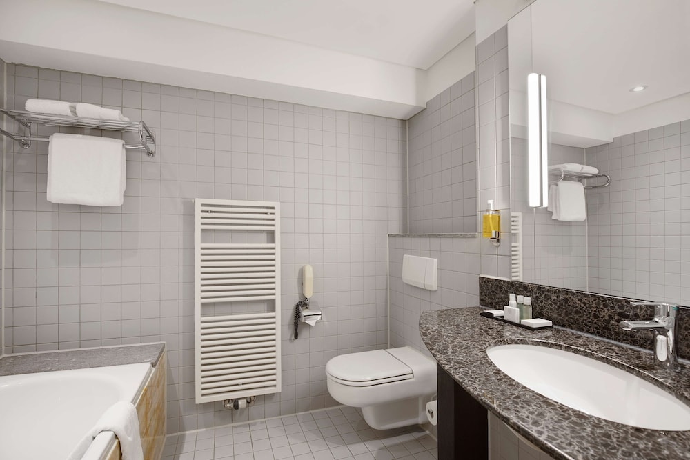DoubleTree by Hilton Hannover Schweizerhof 8/61