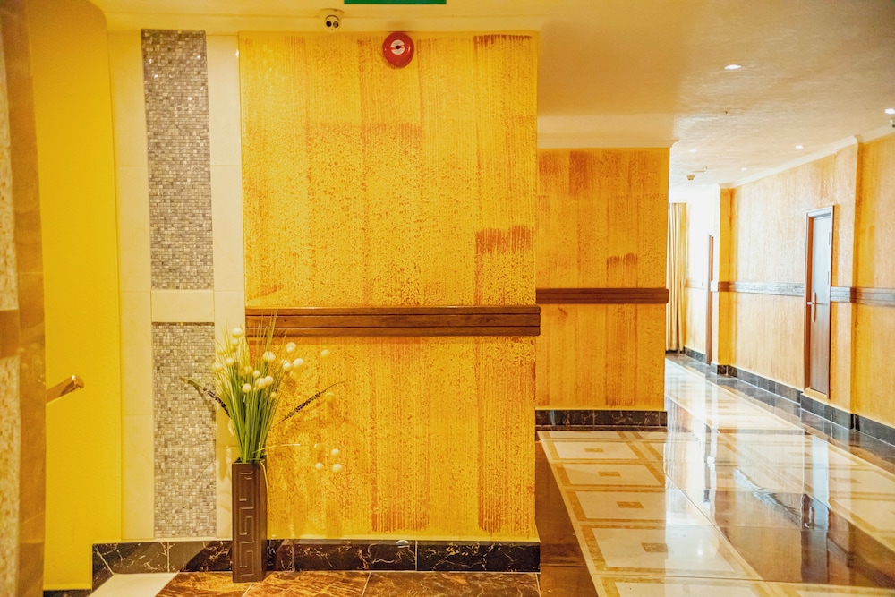 Tiffany Diamond Hotel Makunganya Street 31/66