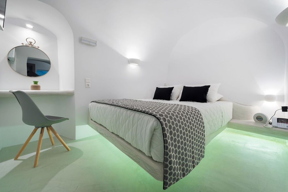 MODERNITY SUITES 18/65
